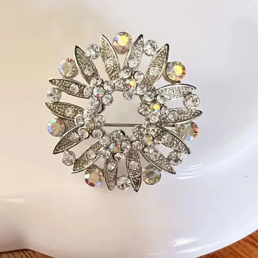 Vintage Brooch AB Aurora Borealis Clear Rhinestone Floral Flowear Wreath 1326